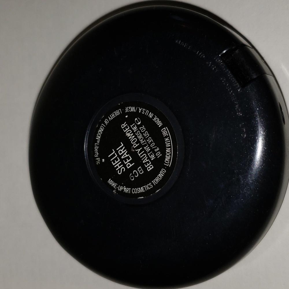 MAC Shell Pearl Beauty Powder - Picture 7 of 7